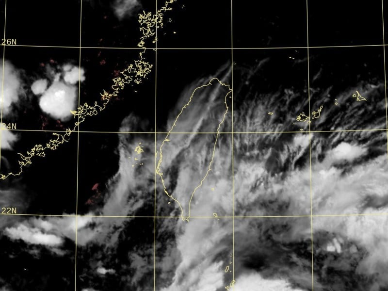 大雨特報 !  今晚至明日花蓮、臺東(含綠島、蘭嶼)地區 有局部大雨發生機率